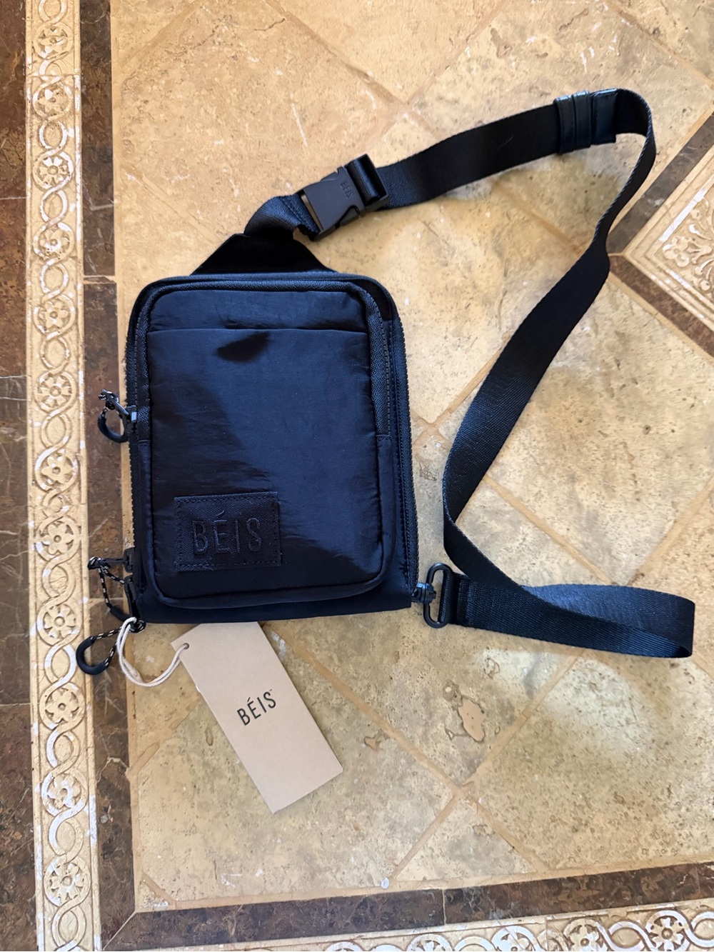 BÉIS The Sport Sling Bag in Black – Tags Attached